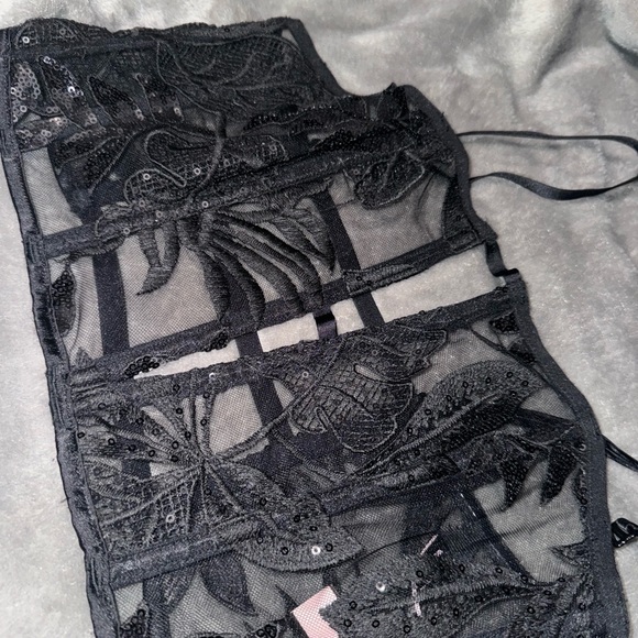 NEW VICTORIAS SECRET CORSET 🤍 - Picture 7 of 7